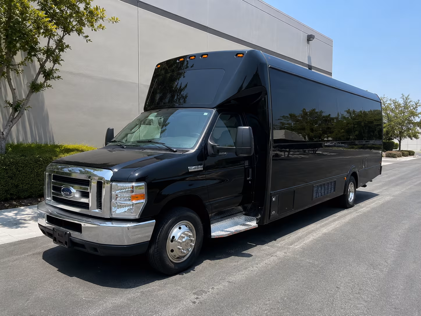 escondido bus rentals